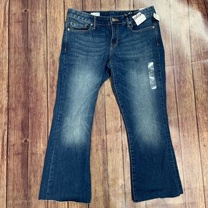 NWT Gap Cut Off Curvy Jeans